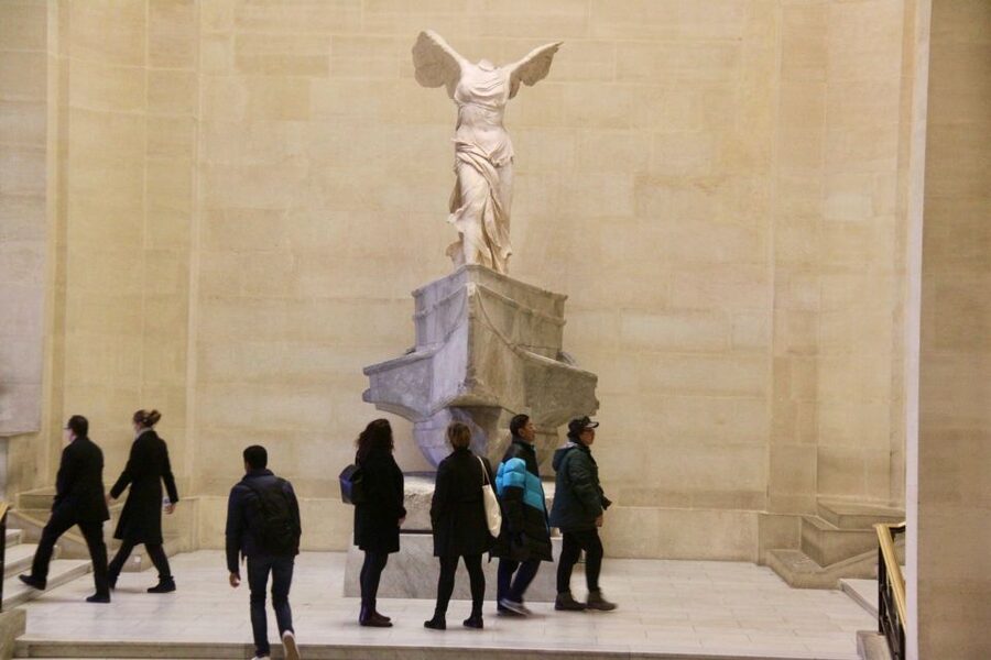 Paris: Louvre Museum Highlights and Mona Lisa Tour - Time and Crowds: The Real Value of 1 to 2 Hours