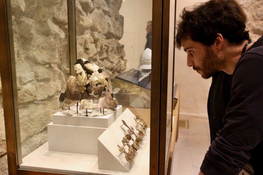 Paris: Louvre Museum Highlights and Mona Lisa Tour - Who This Tour Suits Best (And Who Should Rethink It)