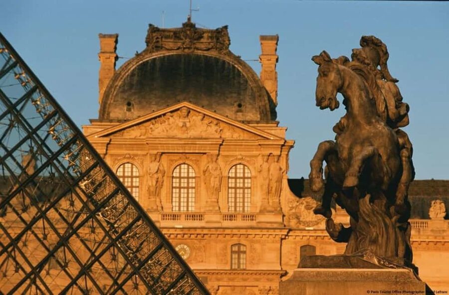 Paris: Louvre Museum Hosted Entry and Mona Lisa Audioguide - Key highlights to look for
