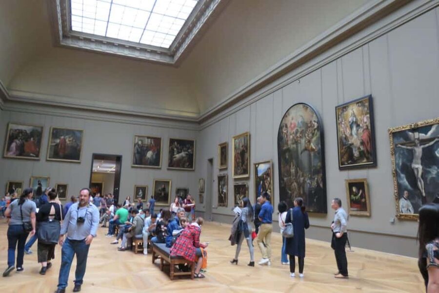Paris: Louvre Museum Hosted Entry & Masterpieces Audio Guide - The Meeting Point at 174 Rue de Rivoli, and Why Timing Matters
