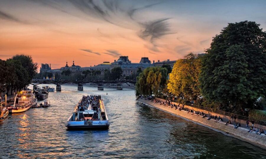 Paris: Louvre Museum & River Cruise Priority Access Tickets - Bateaux Parisiens Seine Cruise: Landmarks from the Water