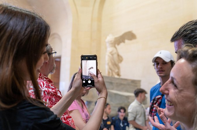 Paris Louvre Museum: Small Group Guided Highlights Tour - The Louvre Icons You Get Close to (And What to Look For)