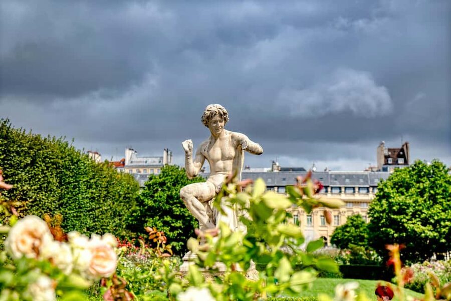 Paris: Louvre Museum Timed Entry Ticket & Pop Culture Tour - What You’ll Likely See: Mona Lisa, Venus de Milo, and Winged Victory