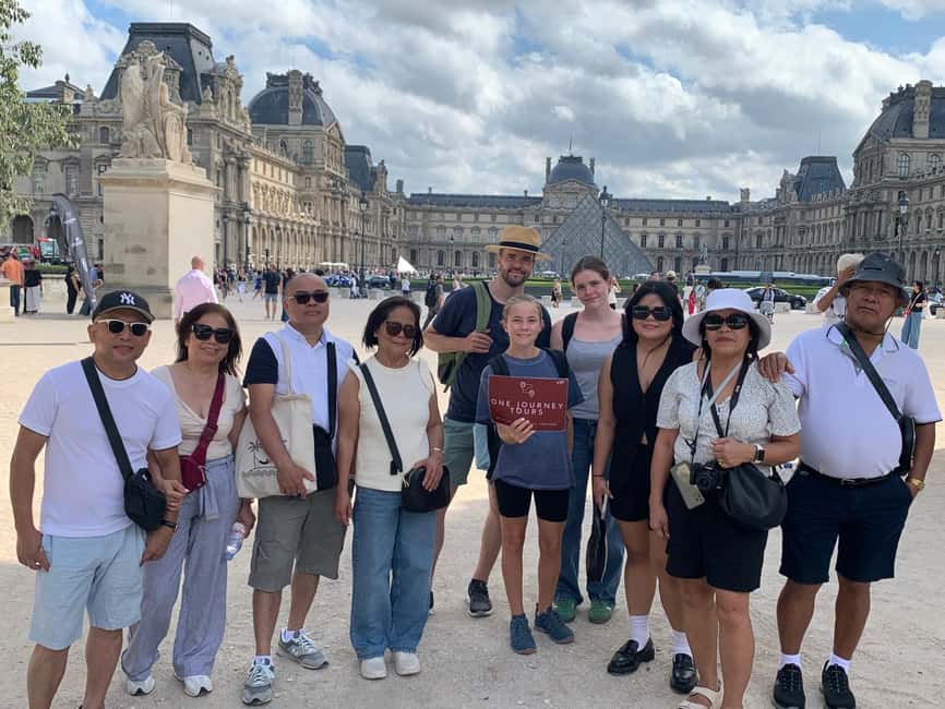 Paris: Louvre Museum Timed Entry Ticket & Pop Culture Tour - The 8 Pl. du Carrousel Meeting Point and Finding the Guide Fast
