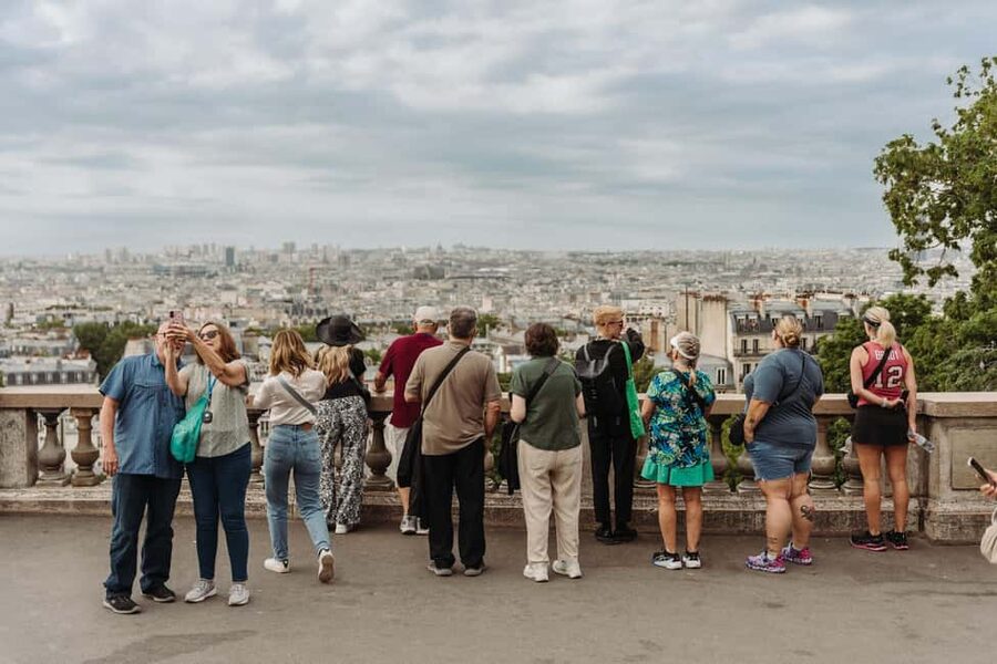 Paris: Louvre or Orsay, Eiffel Tower, City Walk & Cruise - Montmartre and Sacré-Cœur by Funicular, Not Stair Training