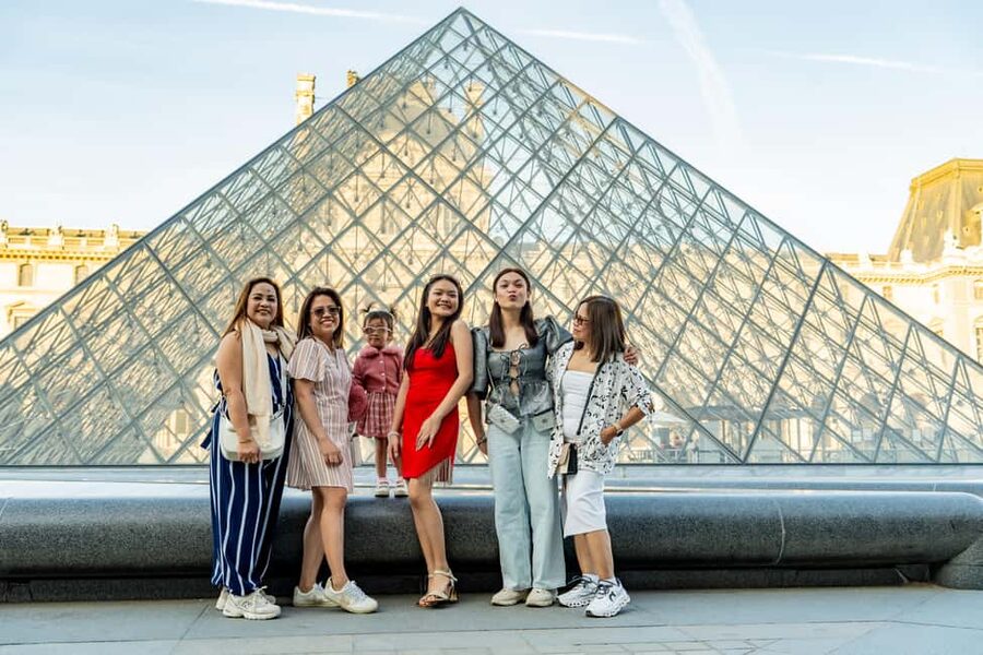 Paris: Louvre Photo Shoot - Quick Tips That Will Make Your Session Smoother
