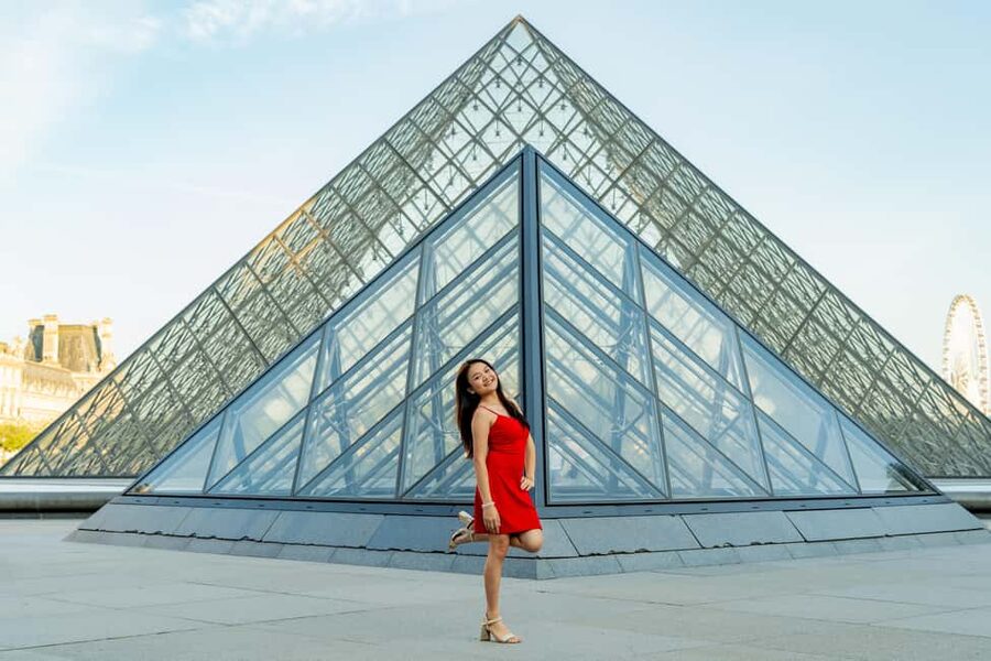 Paris: Louvre Photo Shoot - Meeting at Place Colette, Then Walking Into the Louvre Photo Zones