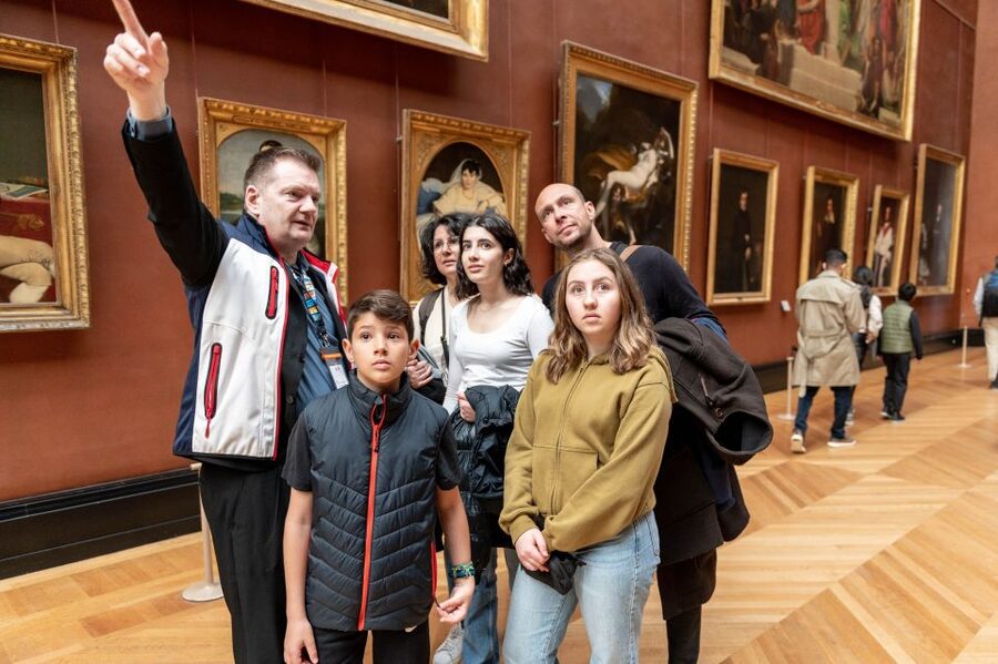 Paris: Louvre Private Family Tour for Kids + Reserved Entry - Practical Tips Before You Go