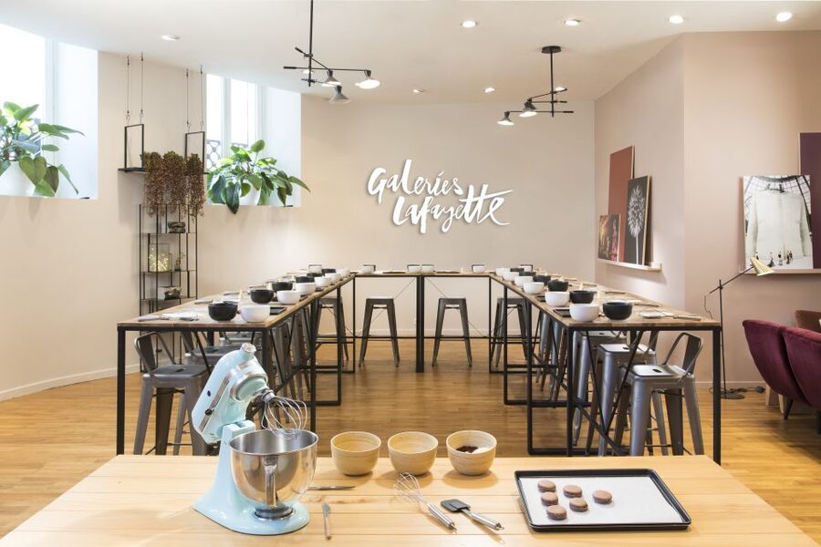 Paris: Macaron Class at Galeries Lafayette - Inside Galeries Lafayette: Finding the Appartement Lafayette Meeting Point