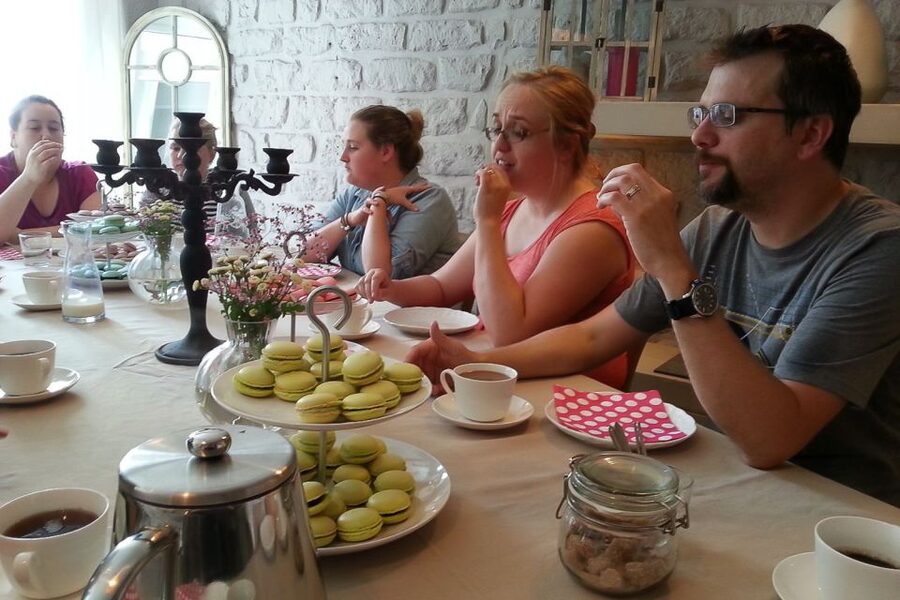 Paris: Macarons Class, Teatime and To-Go Box - The 2-hour macaron class: Italian meringue, piping, color, and filling
