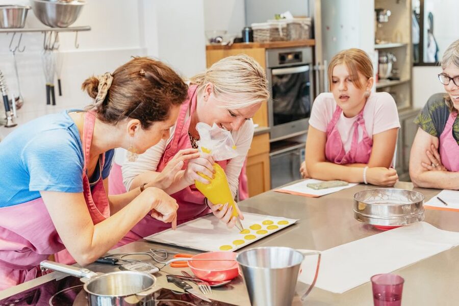 Paris: Macarons Cooking Class with Pâtisserie Chef Noémie - Finding Chef Noémie’s atelier on Rue Nollet