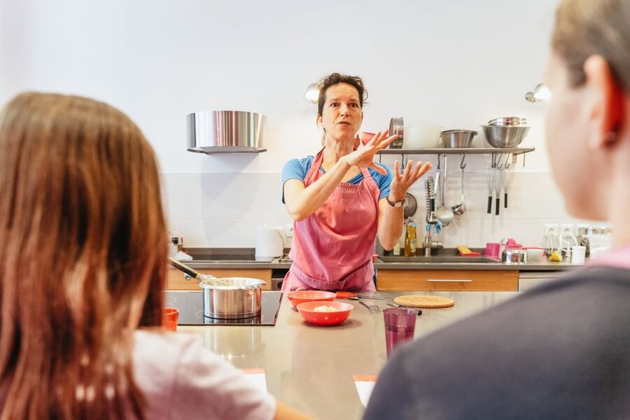Paris: Macarons Cooking Class with Pâtisserie Chef Noémie - Chef Noémie, from Lenôtre training to a playful teaching vibe