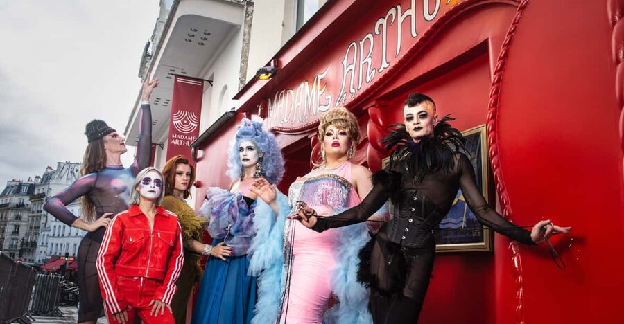 Paris: Madame Arthur Cabaret Show Ticket - The Night Schedule: Doors Open, Main Show, and Minima Geste on Thu to Sat