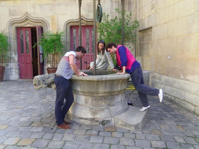Paris: Marais without crowds. Guided Tour. - Meeting point at Rue des Nonnains d’Hyères and how the tour starts on time