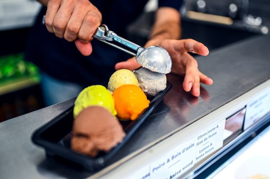 Paris: Montmartre Chocolate & Pastries Tour with 8+ Tastings - Montmartre on Foot: Why the Neighborhood Matters