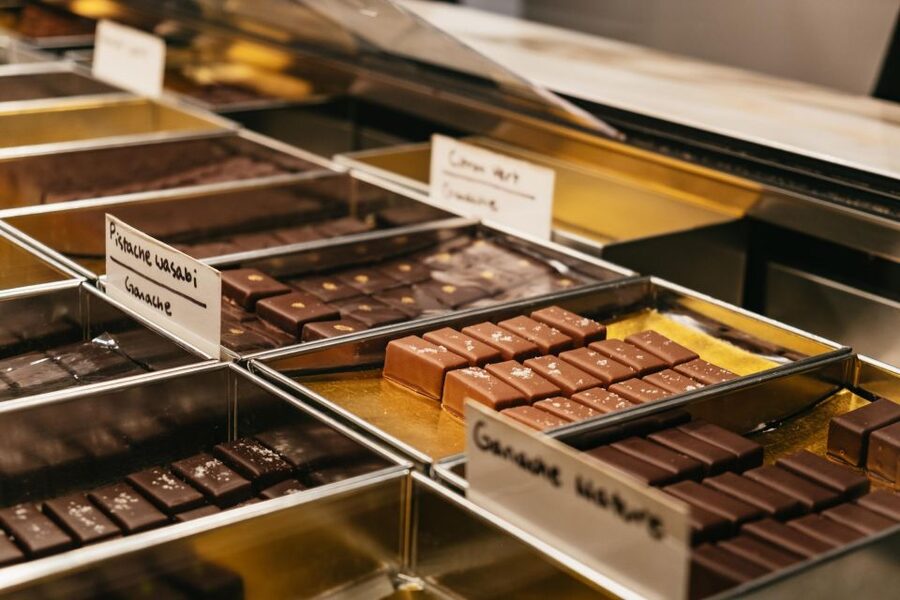 Paris: Montmartre Food and Wine Guided Tour - Le Pain Quotidien meeting point: start easy, then follow the food trail