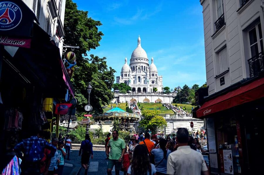 Paris: Montmartre Food Tour with 10 Local Tastings & Wines - Sweet Starts You Will Actually Remember: Chocolates, Macarons, Crêpe, and Galette Clarity