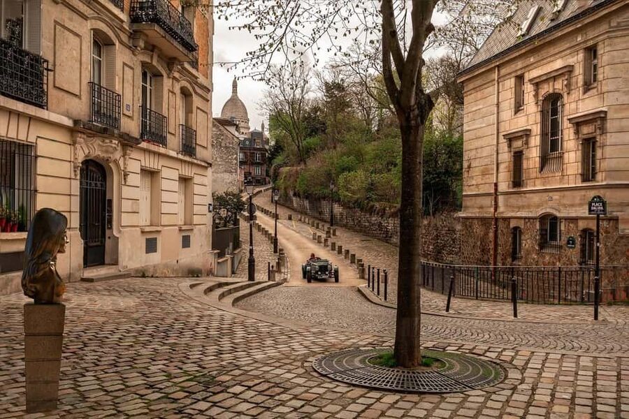 Paris: Montmartre Food Tour with Full Meal - Who should book, and who should skip