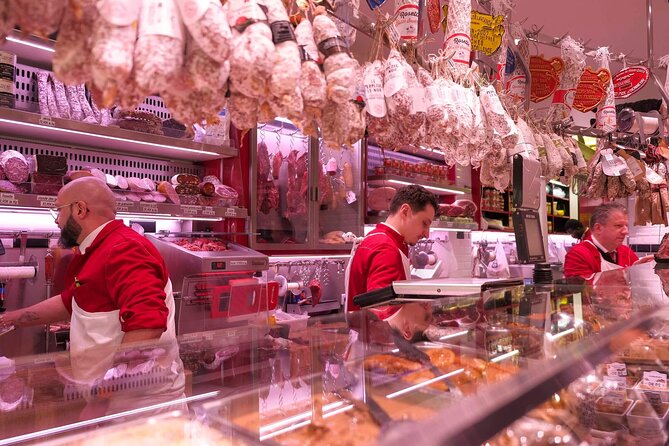 Paris Montmartre Food & Wine Tour with Eating Europe - Stop 1: Boulangerie Alexine and the Two Classics That Set the Tone