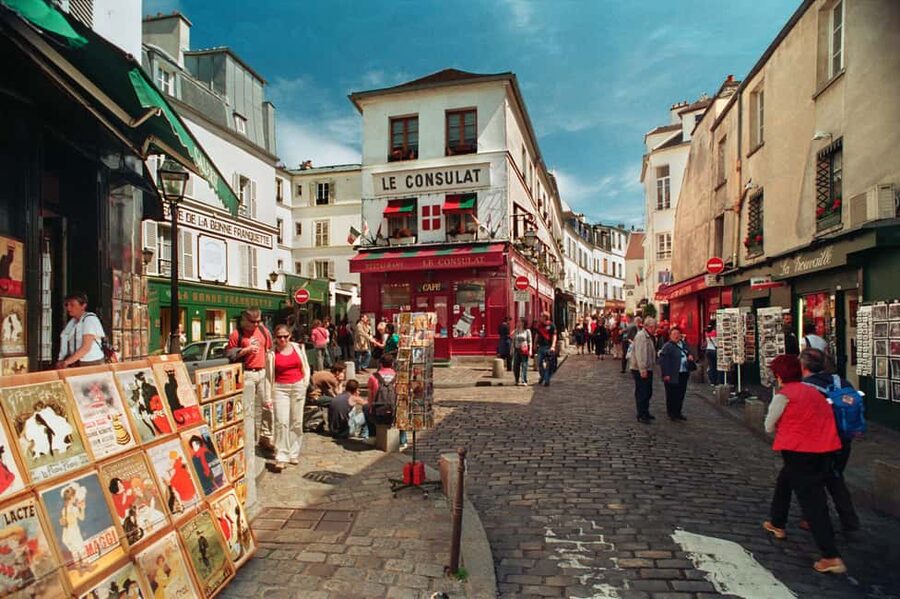 Paris: Montmartre Guided Walking Tour - Montmartre in 90 minutes: what you’ll actually see