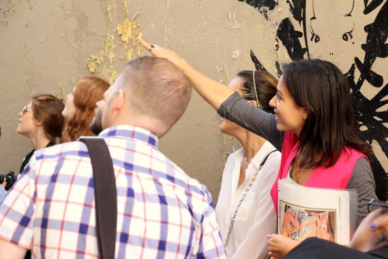 Paris: Montmartre Guided Walking Tour - Group size and pace: the smart way to avoid the worst crowds