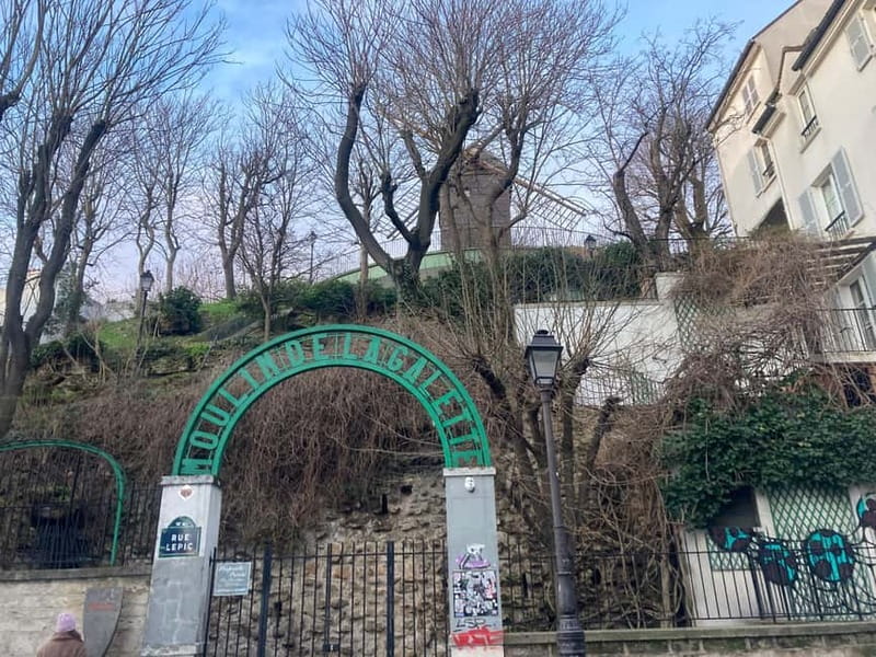 Paris: Montmartre Guided Walking Tour with Tastings - Key highlights worth your time