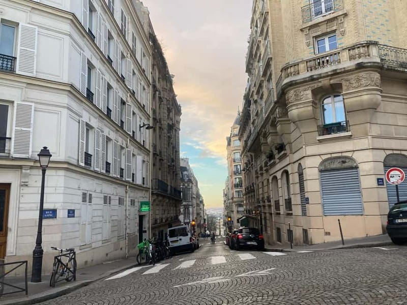 Paris: Montmartre Guided Walking Tour with Tastings - How the 2-hour walk actually flows