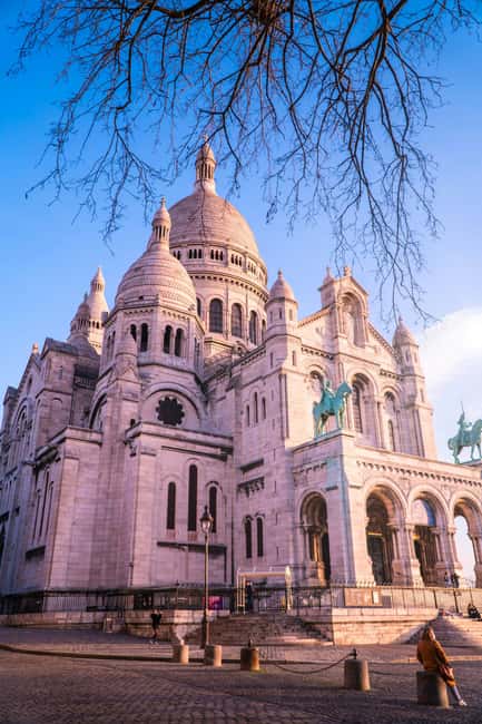 Paris: Montmartre Hidden Gems and Highlights Walking Tour - Moulin de la Galette, Renoir links, and the Montmartre that artists saw