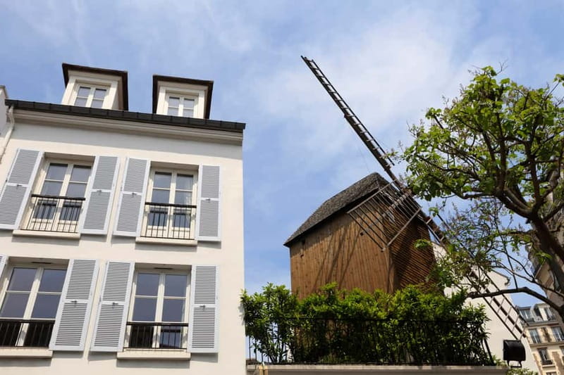 Paris: Montmartre Hidden Gems and Highlights Walking Tour - The last remaining vineyard in Paris, and why it matters