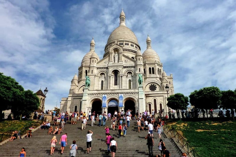 Paris: Montmartre Hidden Gems and Highlights Walking Tour - Sacré-Cœur viewpoints and what you can do when the basilica is open