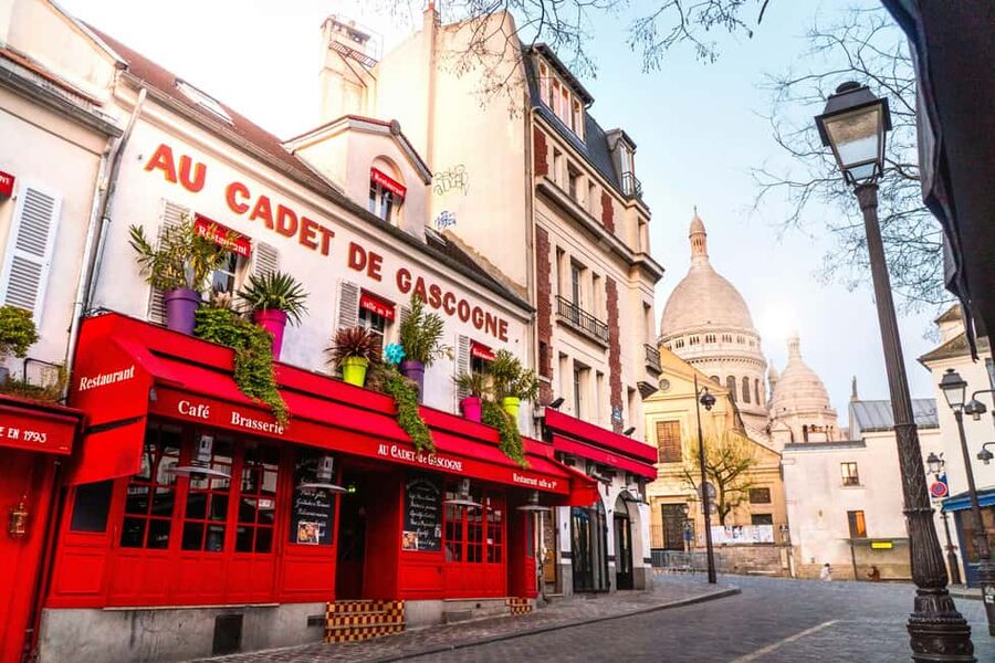Paris: Montmartre Hidden Gems and Highlights Walking Tour - Kicking off at the I Love You Wall, then learning to read Montmartre