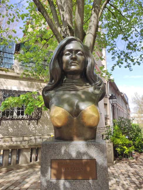 Paris : Montmartre highlights walking tour - Finishing at Basilique du Sacré-Cœur de Montmartre