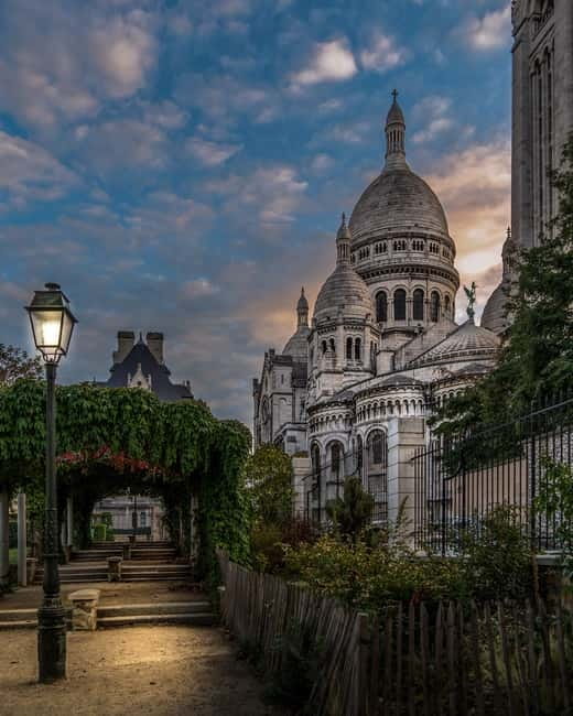 Paris: Montmartre Highlights Walking Tour with a Local Guide - Why this Montmartre tour starts under Sacré-Cœur