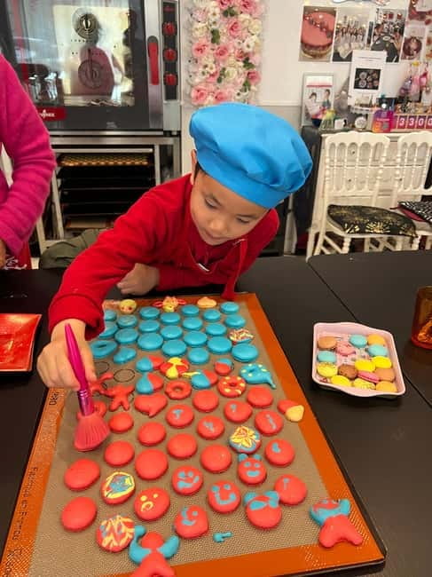 Paris: Montmartre Macaron Baking Workshop - Who this Montmartre macaron workshop fits best