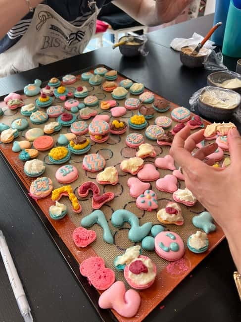 Paris: Montmartre Macaron Baking Workshop - Italian meringue and tant pour tant, your shell plan for home