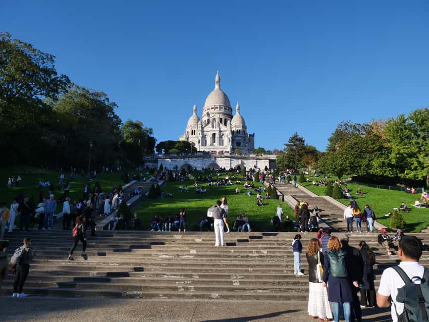 Paris: Montmartre Must-See Walking Tour with a Local Guide - Montmartre at walking pace, with a guide who tells stories that land