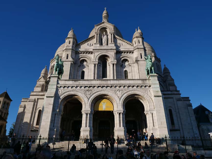 Paris: Montmartre Must-See Walking Tour with a Local Guide - FAQ
