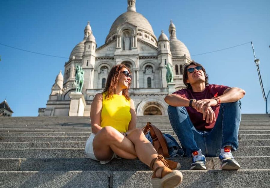 Paris: Montmartre, Notre-Dame, & Louvre Tour with Cruise - Île de la Cité and Notre-Dame: medieval streets and smart photo stops