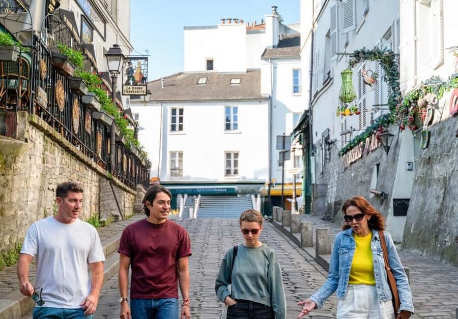 Paris: Montmartre, Notre-Dame, & Louvre Tour with Cruise - Seine River cruise at Vedettes de Paris: reset your feet