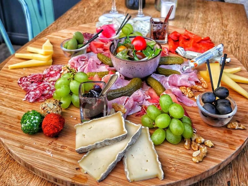 Paris: Montmartre/Pigalle Foodie Tour with Tastings - Should You Book This Montmartre and Pigalle Foodie Tour?