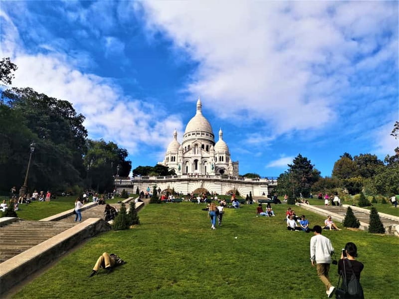 Paris: Montmartre Private Tour for Families - Key moments that make this tour work for families