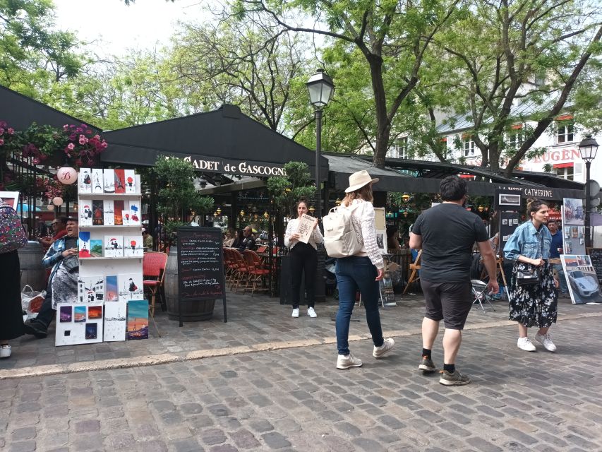 Paris: Montmartre Small Group Guided Walking Tour - Place du Tertre: Artists, Stories, and the Human Scale