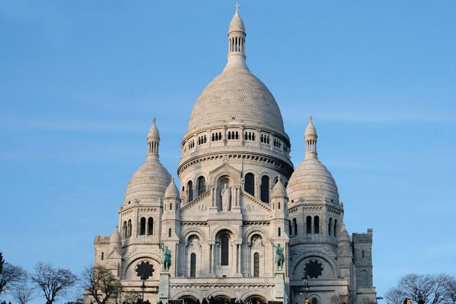 Paris: Montmartre Small Group Guided Walking Tour - Why the Small Group Up to 8 Changes Everything