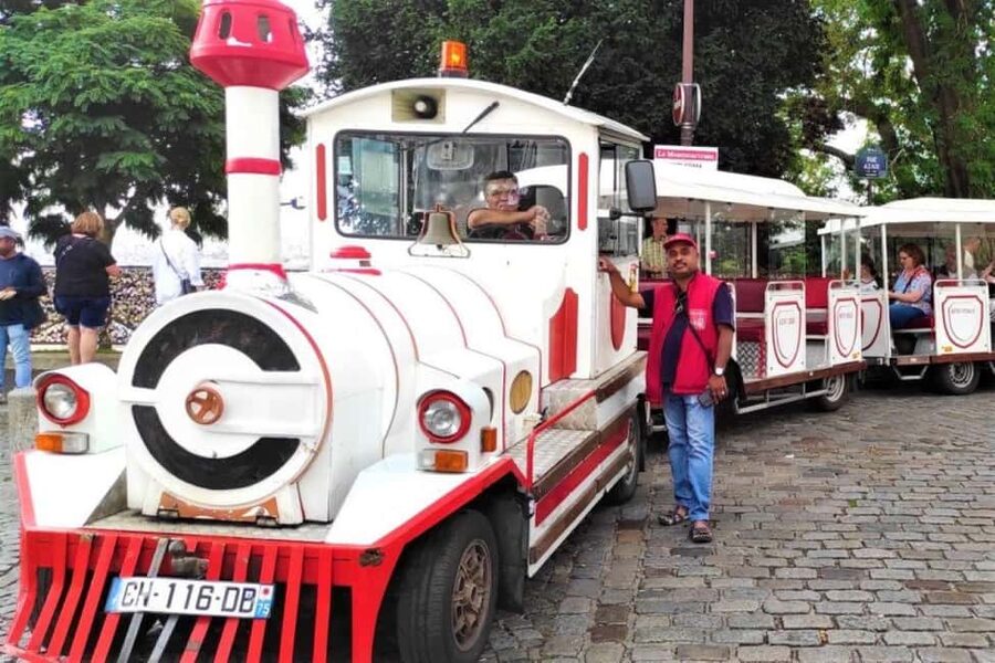 Paris: Montmartre Train Ride w/ Optional Seine River Cruise - Photo Stops and the Best Views From the Train