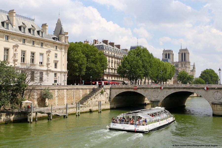 Paris: Montmartre Train Ride w/ Optional Seine River Cruise - Operating Hours: When the Train Runs