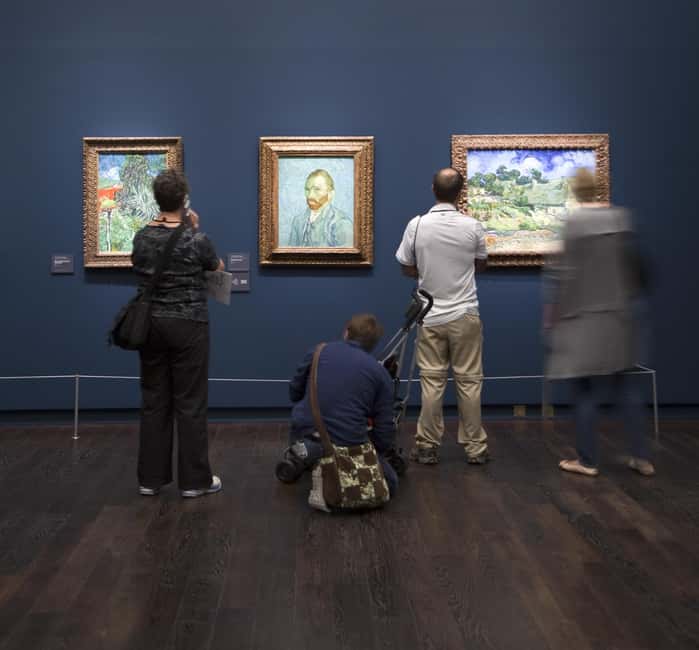 Paris: Musée d'Orsay Masterpieces Guided Tour - A former train station built for looking closely