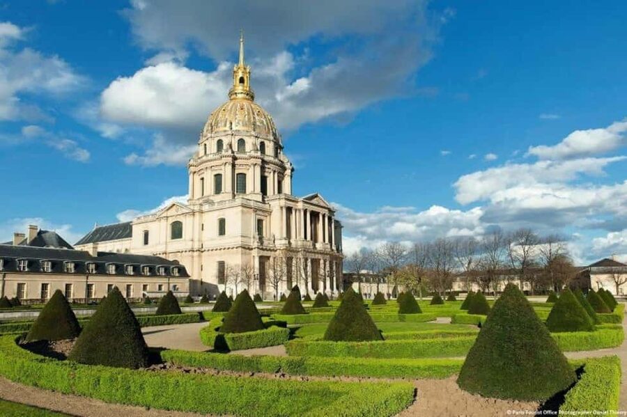 Paris: Musee De L'Armee Ticket With Digital Audio Guide - Napoleon’s tomb under the grand dome, the moment you should prioritize