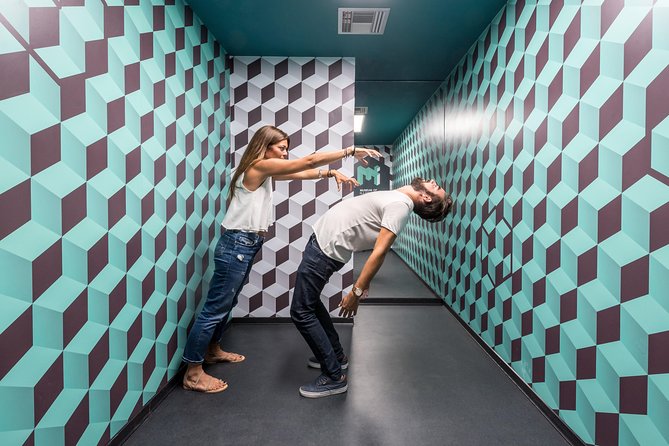 Paris Museum of Illusions Entry Ticket - Inside the rooms: why it feels fun and slightly puzzling