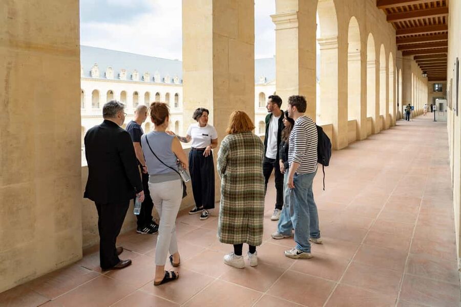 Paris: Napoleon’s Tomb & Invalides Small Group Guided Tour - Entering Les Invalides Like You Know Where You’re Going