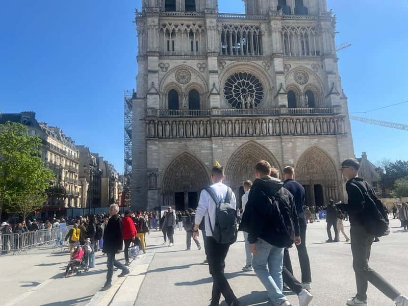 Paris: Notre-Dame Cathedral Exterior Tour - Going inside after the tour: free entry, self-guided time